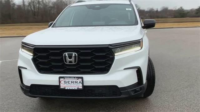 new 2025 Honda Pilot car, priced at $44,205