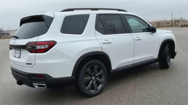 new 2025 Honda Pilot car, priced at $44,205