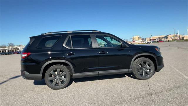 new 2025 Honda Pilot car, priced at $41,595