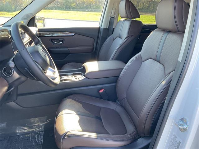 new 2025 Honda Pilot car, priced at $54,985