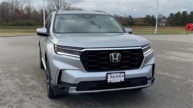 new 2025 Honda Pilot car, priced at $52,770