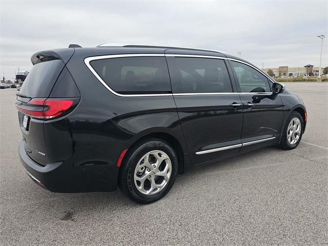 used 2021 Chrysler Pacifica Hybrid car, priced at $33,500