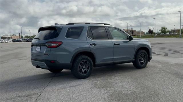 new 2025 Honda Pilot car, priced at $51,830