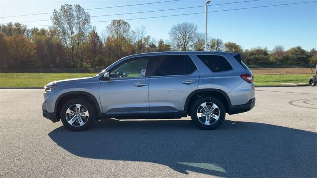 new 2025 Honda Pilot car, priced at $47,725