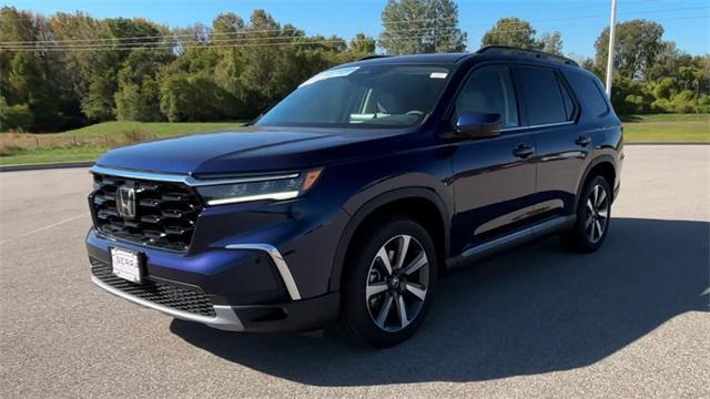 new 2025 Honda Pilot car, priced at $51,050