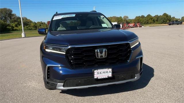 new 2025 Honda Pilot car, priced at $51,050
