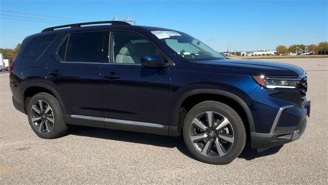 new 2025 Honda Pilot car, priced at $51,050