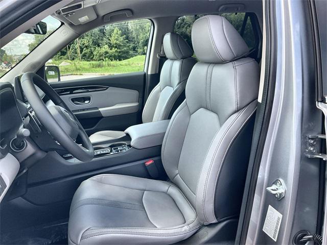 new 2025 Honda Pilot car, priced at $47,780