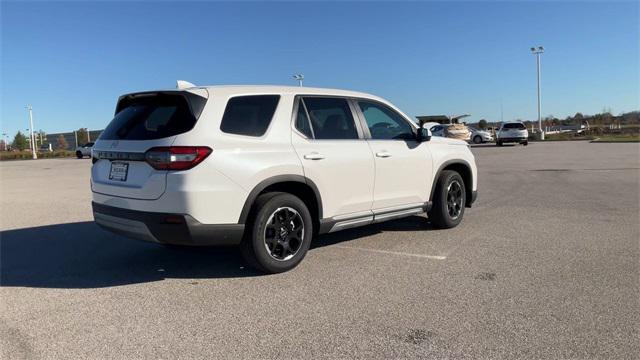 new 2025 Honda Pilot car, priced at $49,650