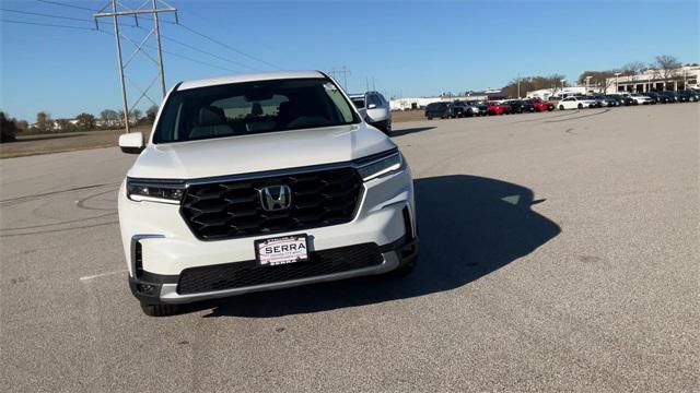 new 2025 Honda Pilot car, priced at $49,650