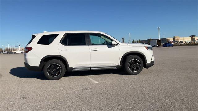 new 2025 Honda Pilot car, priced at $49,650