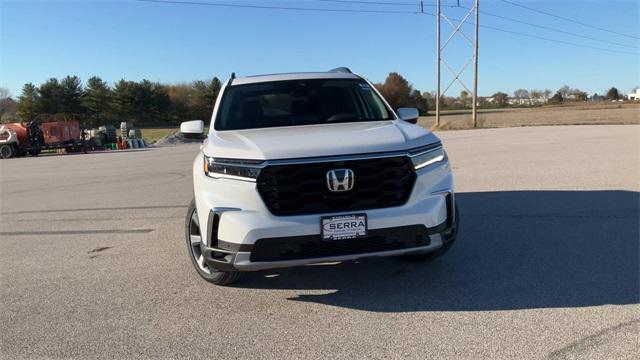 new 2025 Honda Pilot car, priced at $54,985