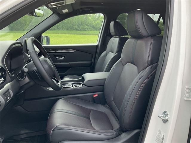 new 2025 Honda Pilot car, priced at $56,485