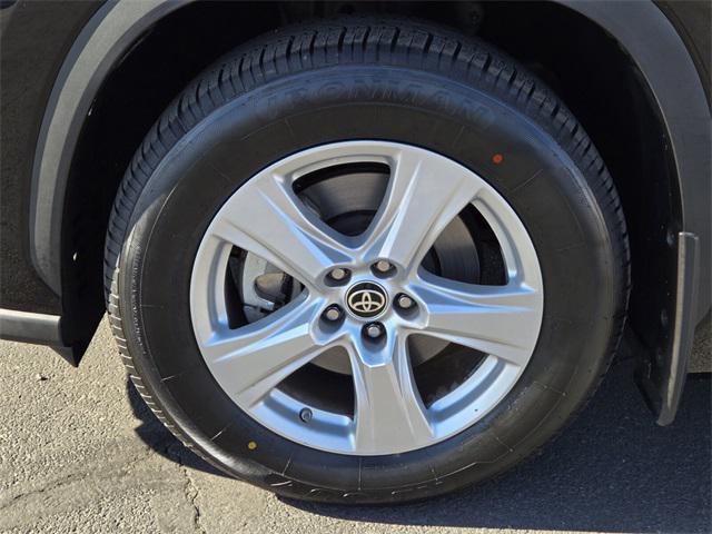 used 2022 Toyota Highlander car, priced at $27,243