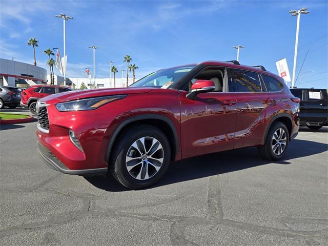 used 2022 Toyota Highlander car, priced at $33,992