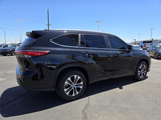used 2023 Toyota Highlander car, priced at $33,313