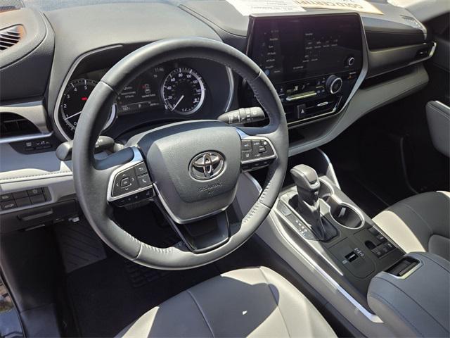 used 2023 Toyota Highlander car, priced at $33,313