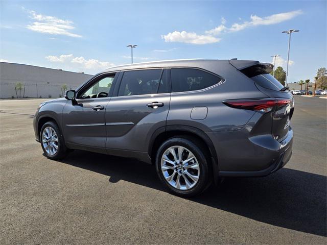 used 2024 Toyota Highlander car, priced at $47,579