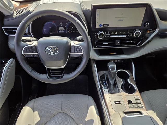 used 2024 Toyota Highlander car, priced at $47,579