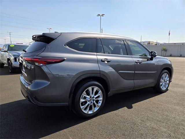 used 2024 Toyota Highlander car, priced at $47,579