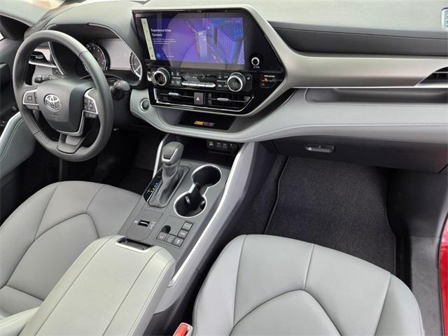used 2025 Toyota Highlander car, priced at $43,281