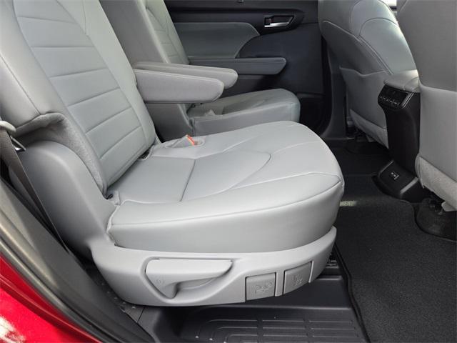 used 2025 Toyota Highlander car, priced at $43,281