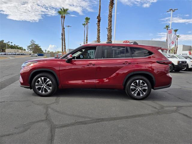 used 2025 Toyota Highlander car, priced at $43,281