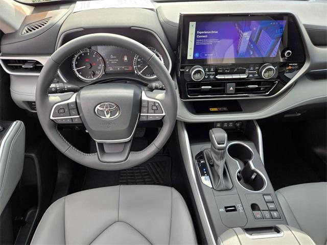 used 2025 Toyota Highlander car, priced at $43,281