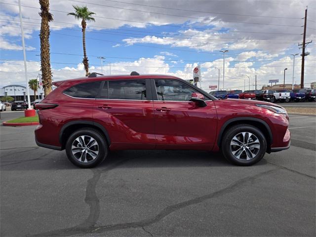 used 2025 Toyota Highlander car, priced at $43,281