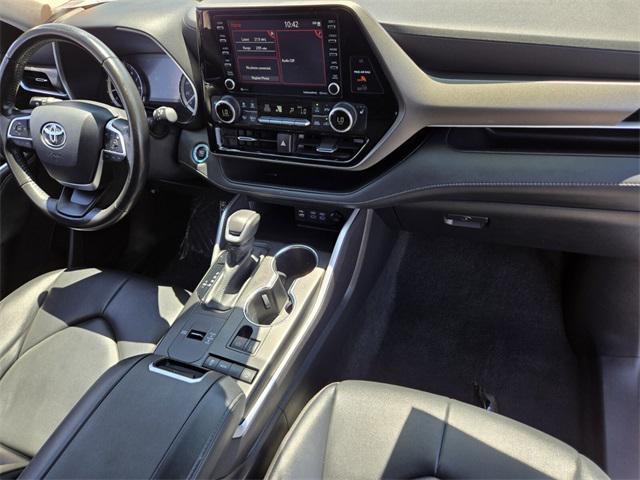 used 2022 Toyota Highlander car, priced at $29,111