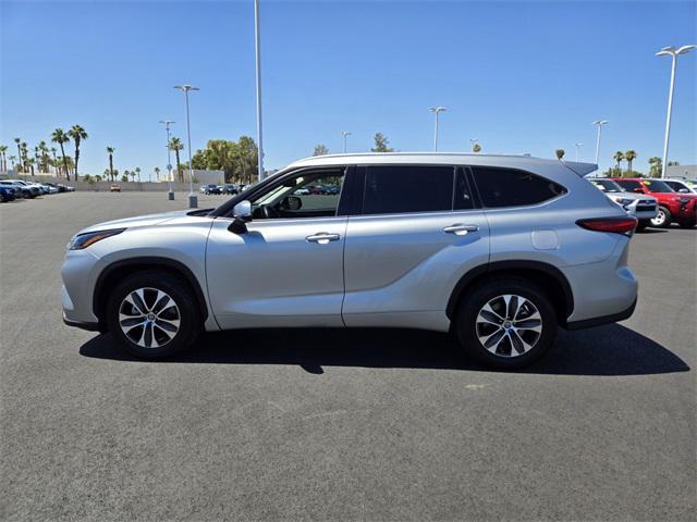used 2022 Toyota Highlander car, priced at $29,111
