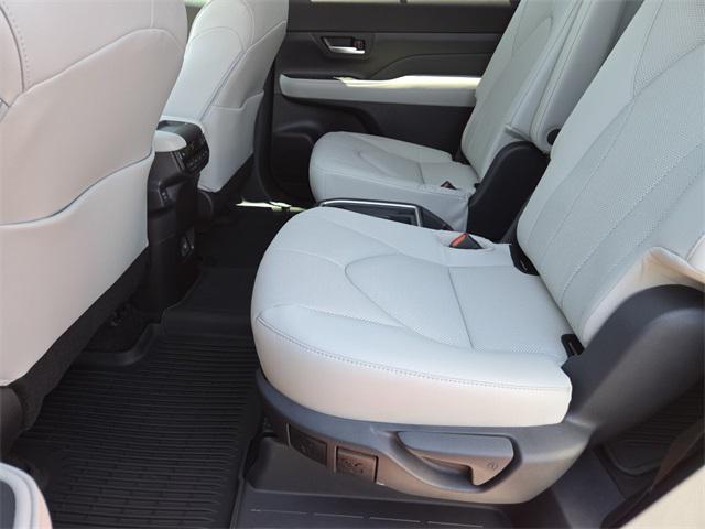 new 2025 Toyota Grand Highlander car, priced at $53,272