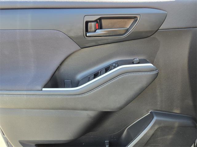 used 2023 Toyota Highlander car, priced at $34,748