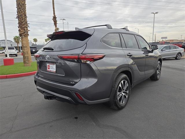 used 2025 Toyota Highlander car, priced at $43,777