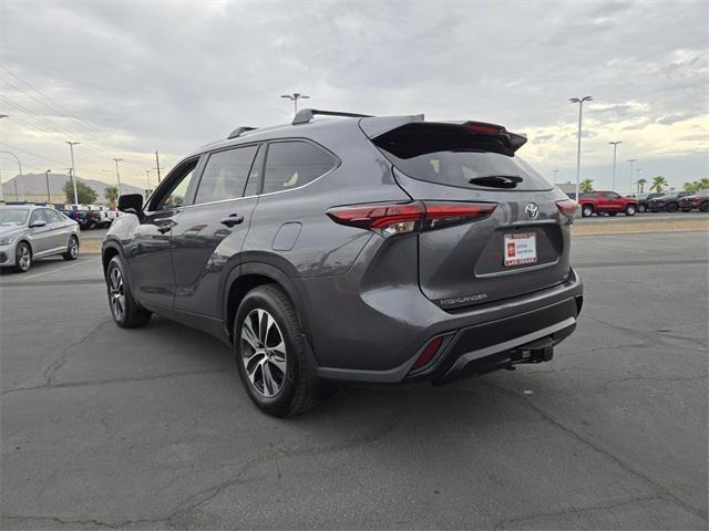used 2025 Toyota Highlander car, priced at $43,777