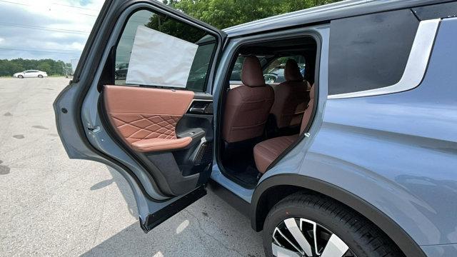 new 2025 Mitsubishi Outlander car, priced at $44,885