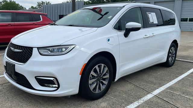 used 2023 Chrysler Pacifica Hybrid car, priced at $26,944