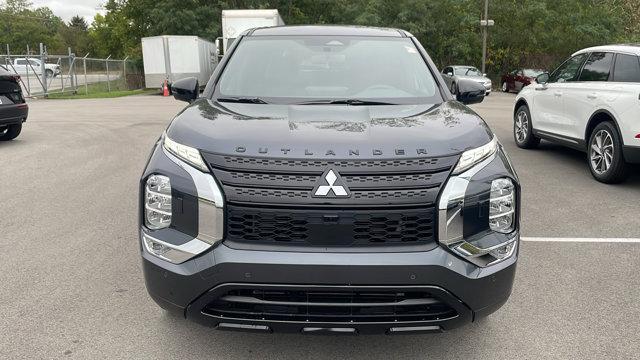 new 2024 Mitsubishi Outlander car, priced at $33,463