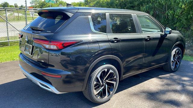 new 2024 Mitsubishi Outlander car, priced at $33,315