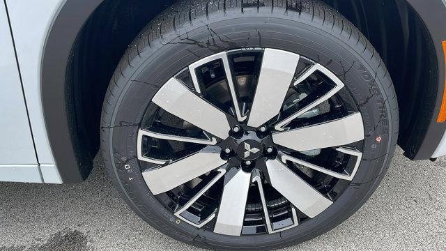 new 2025 Mitsubishi Outlander car, priced at $41,992