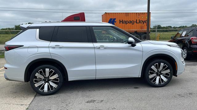 new 2025 Mitsubishi Outlander car, priced at $41,992