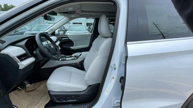 new 2025 Mitsubishi Outlander car, priced at $41,992