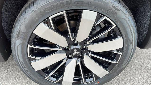 new 2025 Mitsubishi Outlander car, priced at $37,270