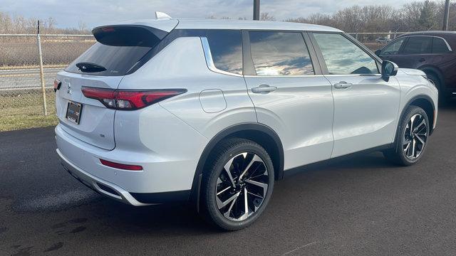 new 2024 Mitsubishi Outlander car, priced at $34,006