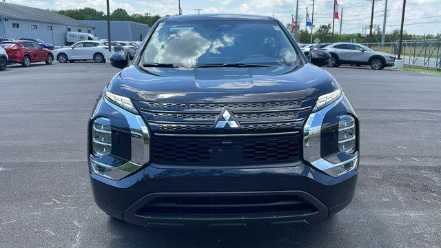 new 2024 Mitsubishi Outlander car, priced at $32,565