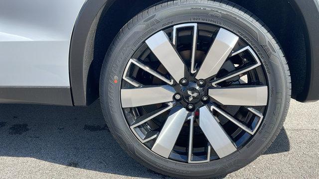 new 2025 Mitsubishi Outlander car, priced at $39,065