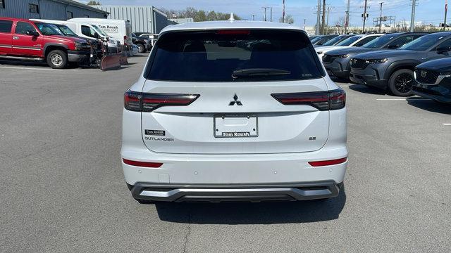 new 2025 Mitsubishi Outlander car, priced at $39,065