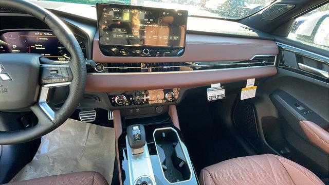 new 2025 Mitsubishi Outlander car, priced at $43,402