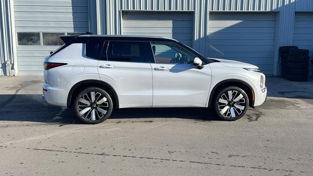 new 2025 Mitsubishi Outlander car, priced at $43,402