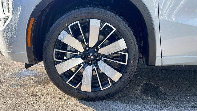 new 2025 Mitsubishi Outlander car, priced at $43,402